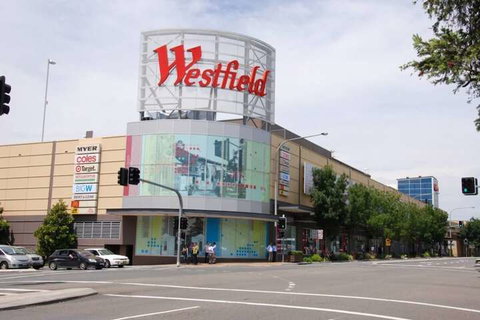 Southwest Liverpool Area 3 Beds & Parking Nwf003 - Accommodation Burleigh 6