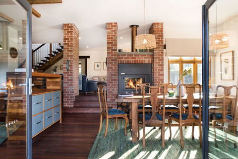 Three Paddocks - Accommodation Burleigh 7