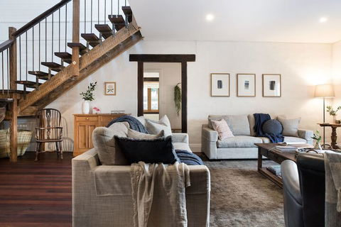 Three Paddocks - Accommodation Burleigh 5