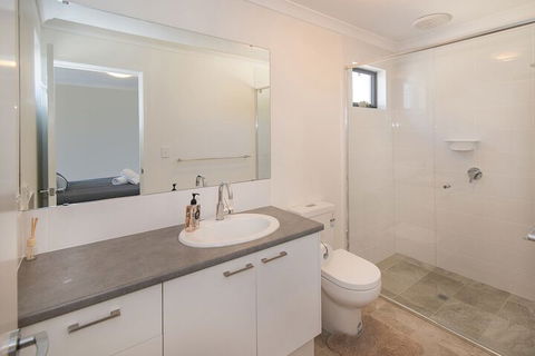 Gale House - Accommodation Burleigh 1