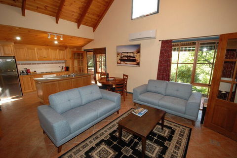 Garden Cottage Beechworth - Accommodation Burleigh 4