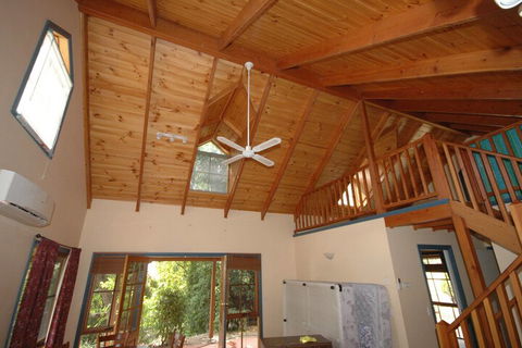 Garden Cottage Beechworth - Accommodation Burleigh 1