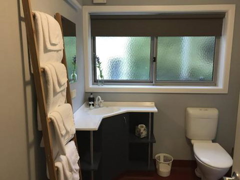 A Bach At Bright Bright VIC - Accommodation Burleigh 3