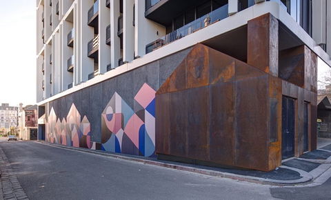 Arise The Eminence - Accommodation Burleigh 0
