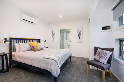 Albury Yalandra Apartment 4 - Accommodation Burleigh 4