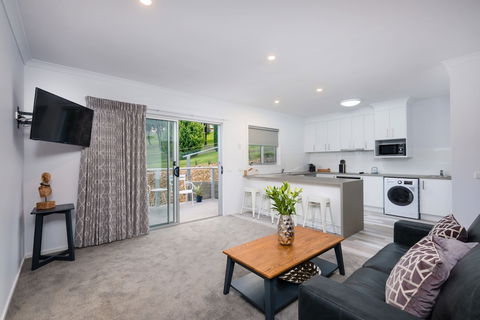 Albury Yalandra Apartment 4 - Accommodation Burleigh 1