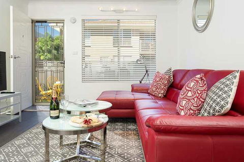 Understated Elegance Affordable Luxury - Accommodation Burleigh 6