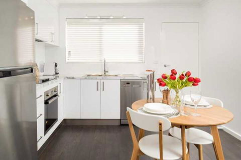 Understated Elegance Affordable Luxury - Accommodation Burleigh 5