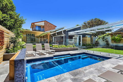 La Luna Shoal Bay - Accommodation Burleigh 2