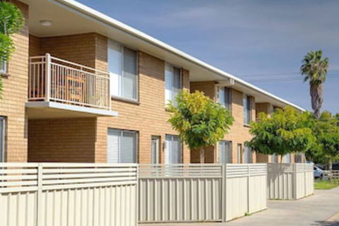 The Executive - Central & Sophisticated - Accommodation Burleigh 0