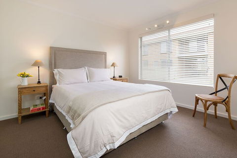 The Executive - Central & Sophisticated - Accommodation Burleigh 4