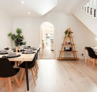 The Renwick - Accommodation Burleigh