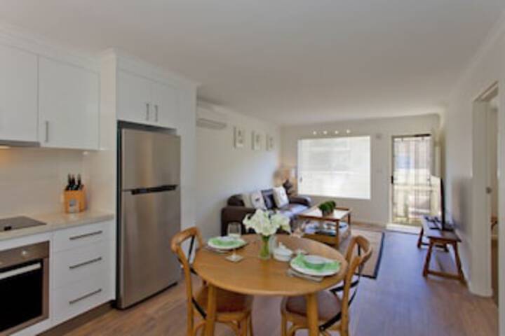  Accommodation Burleigh