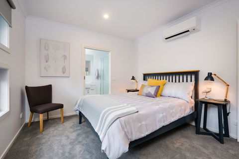 Albury Yalandra Apartment 5 - Accommodation Burleigh 2