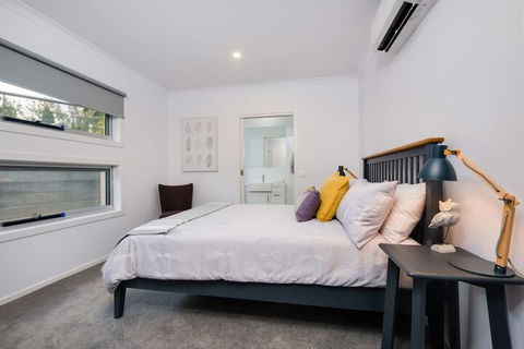 Albury Yalandra Apartment 1 - Accommodation Burleigh 6
