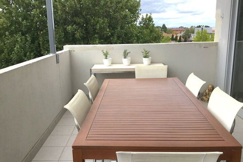 Essendon Sub Penthouse On Napier - Accommodation Burleigh 1