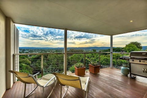 Highview - Accommodation Burleigh 6