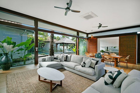 ESPRIT 2 PALM COVE BRAND NEW - Accommodation Burleigh 4