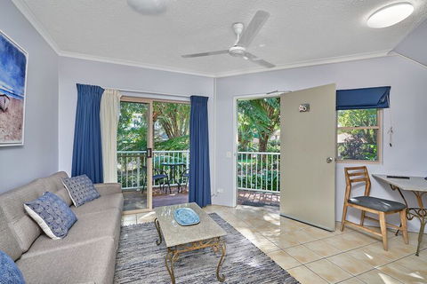 Tropical Oasis Near Beach - Accommodation Burleigh 6