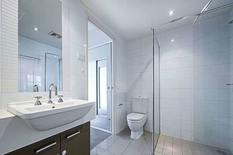 Spacious 1-Bedroom Apartment With Parking - Accommodation Burleigh 2