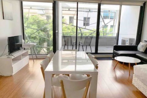 CBD Apartment In Perfect Location - Accommodation Burleigh 0