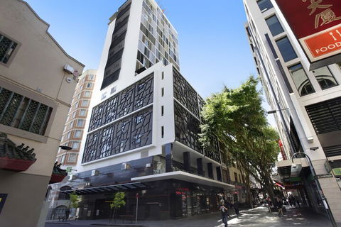 CBD Apartment In Perfect Location - Accommodation Burleigh 1