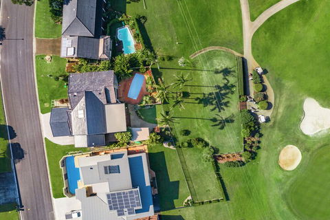 River Links - Accommodation Burleigh 2