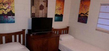 La Casa De Playa - Accommodation Burleigh 6