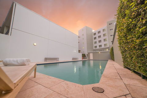 Absolute Riverfront One Bedroom Apartment - Accommodation Burleigh 3