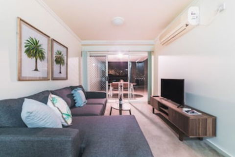Absolute Riverfront One Bedroom Apartment - Accommodation Burleigh 0