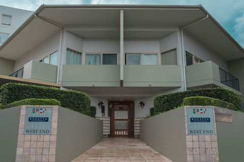 Absolute Riverfront One Bedroom Apartment - Accommodation Burleigh 1