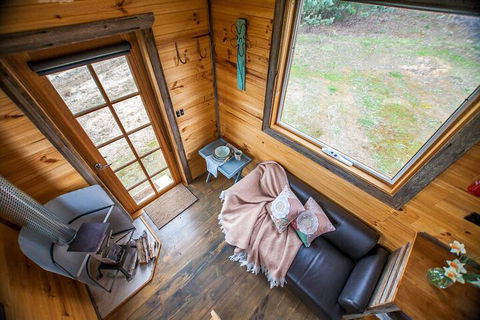 Double Oaks Tiny House - Accommodation Burleigh 1