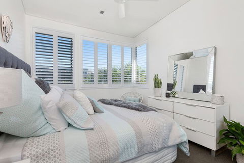 COASTAL CHIC At CASUARINA - Accommodation Burleigh 1