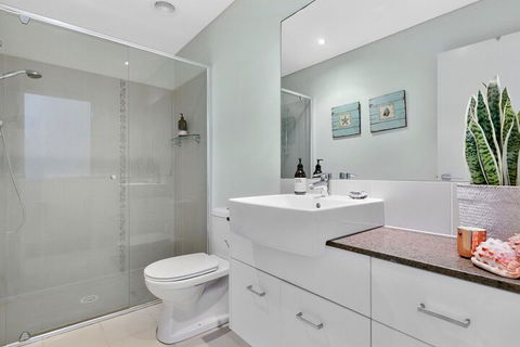COASTAL CHIC At CASUARINA - Accommodation Burleigh 7