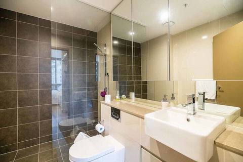 Fabulous City 2 BDR Apt In New Building - Accommodation Burleigh 4