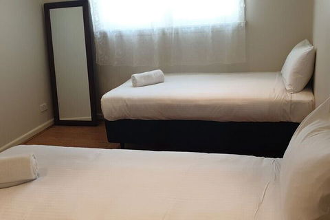The Bay Apartment - Accommodation Burleigh 3