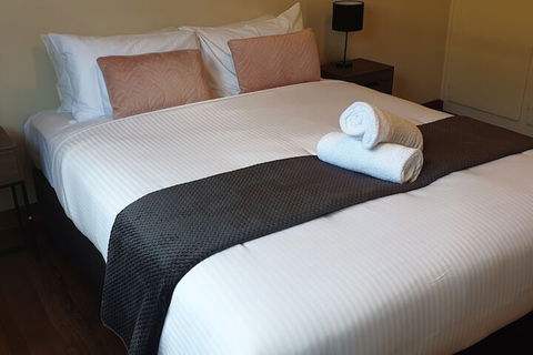 Port Life Beach House - Accommodation Burleigh 4