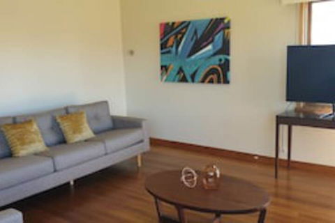 Port Life Beach House - Accommodation Burleigh 0