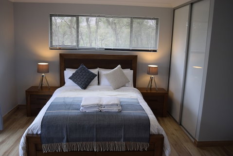 Eagle Bay House - Accommodation Burleigh 4