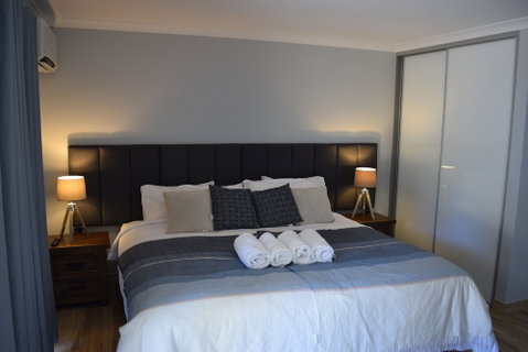 Eagle Bay House - Accommodation Burleigh 3
