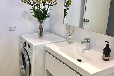 Cozy Apartment In Waverton - Accommodation Burleigh 1