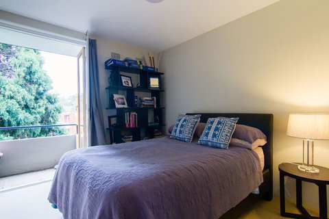 Cozy Apartment In Waverton - Accommodation Burleigh 3