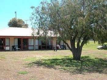 Portarlington Holiday Units & Pool - Accommodation Burleigh 4