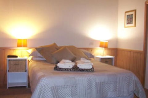 Yarraglen BnB - Accommodation Burleigh 6