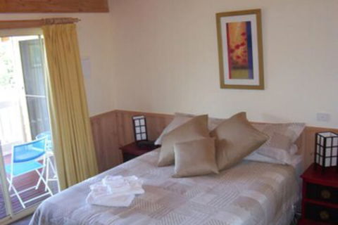 Yarraglen BnB - Accommodation Burleigh 4