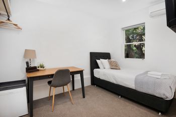 The Manere - Accommodation Burleigh 5