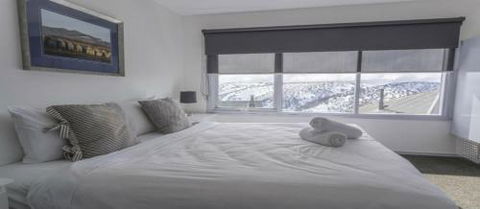Sub Zero - Accommodation Burleigh 5