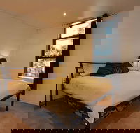 Moritz 9 - Accommodation Burleigh