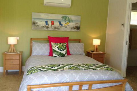 Studio Cabana On Golf In Mollymook - Accommodation Burleigh 3