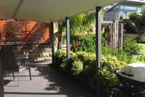 Studio Cabana On Golf In Mollymook - Accommodation Burleigh 2